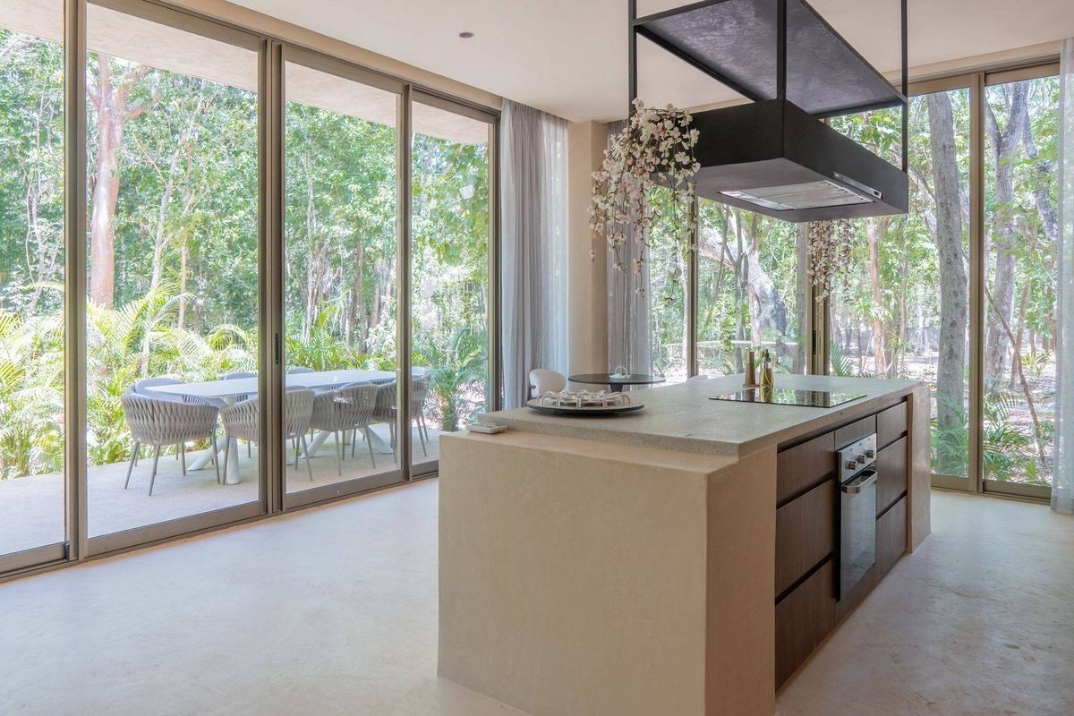Cocina y ventanales